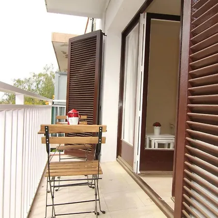 Rubi: Luminoso A 1 Minuto De La Playa Apartment