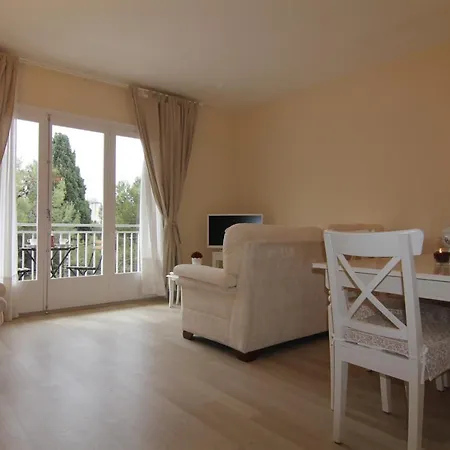 Apartment Rubi: Luminoso A 1 Minuto De La Playa Sitges